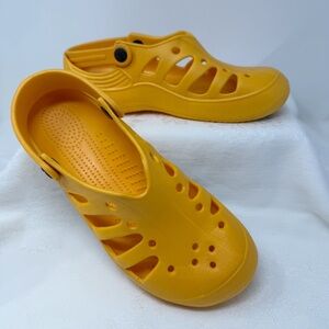 Holey Soles Yellow Slip-On Clogs Sandals Unisex Size M 8-9 / W 10-11
